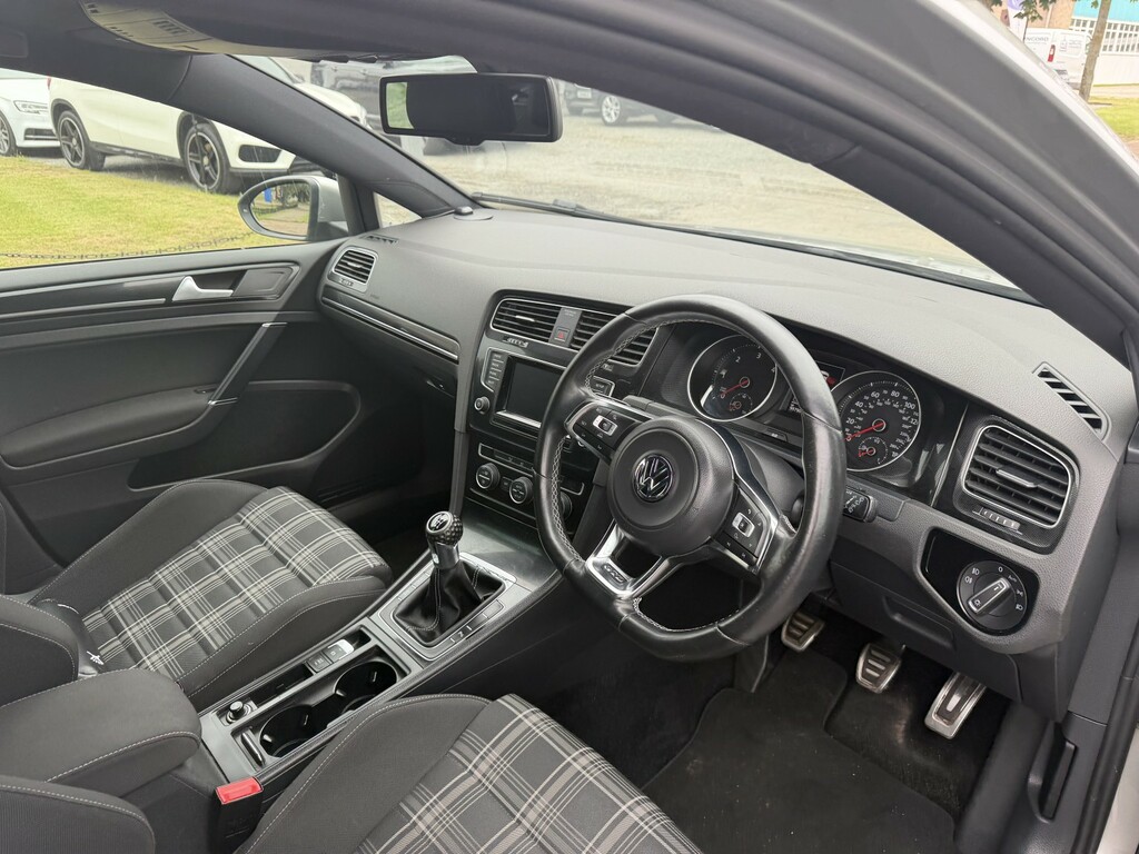 Volkswagen Golf 2.0 Tdi Bluemotion Tech Gtd 2014 MM63HZY Silver #2