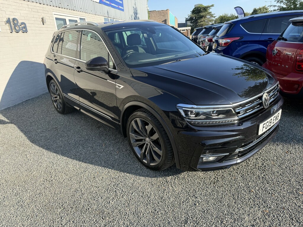 Volkswagen Tiguan Automatic White #1