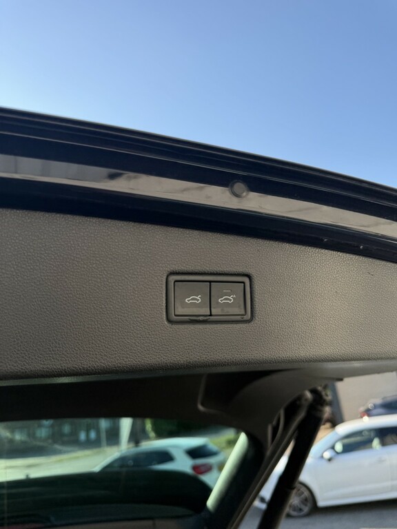 Volkswagen Tiguan Automatic White #16
