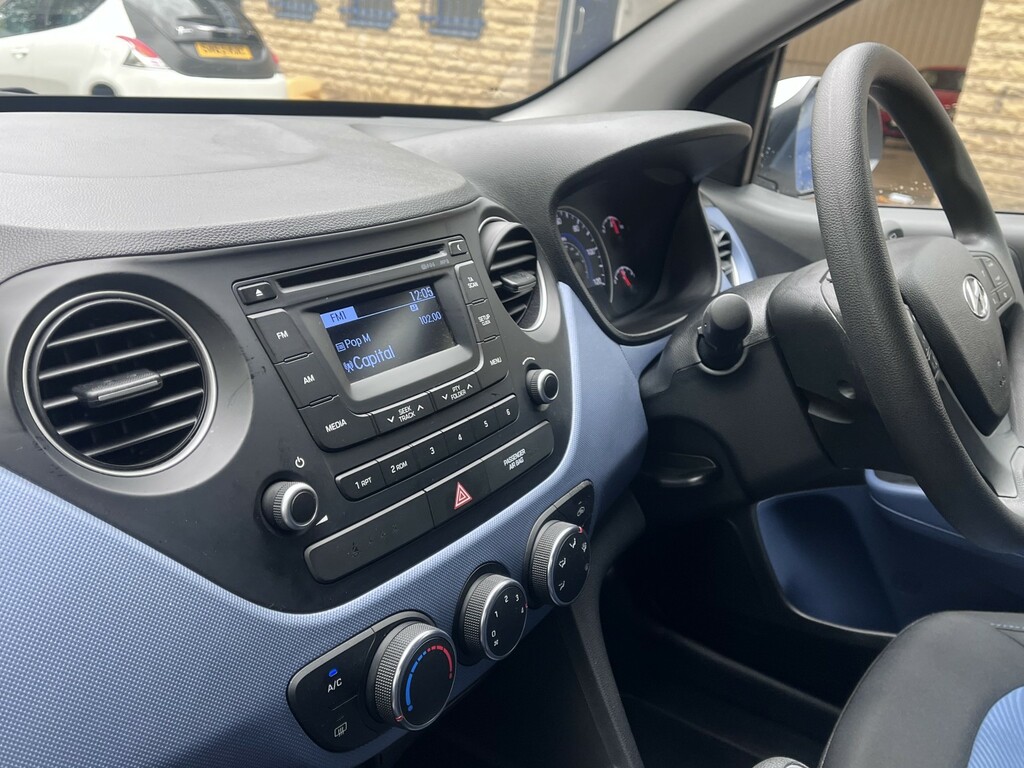 Hyundai I10 Hatchback White #14