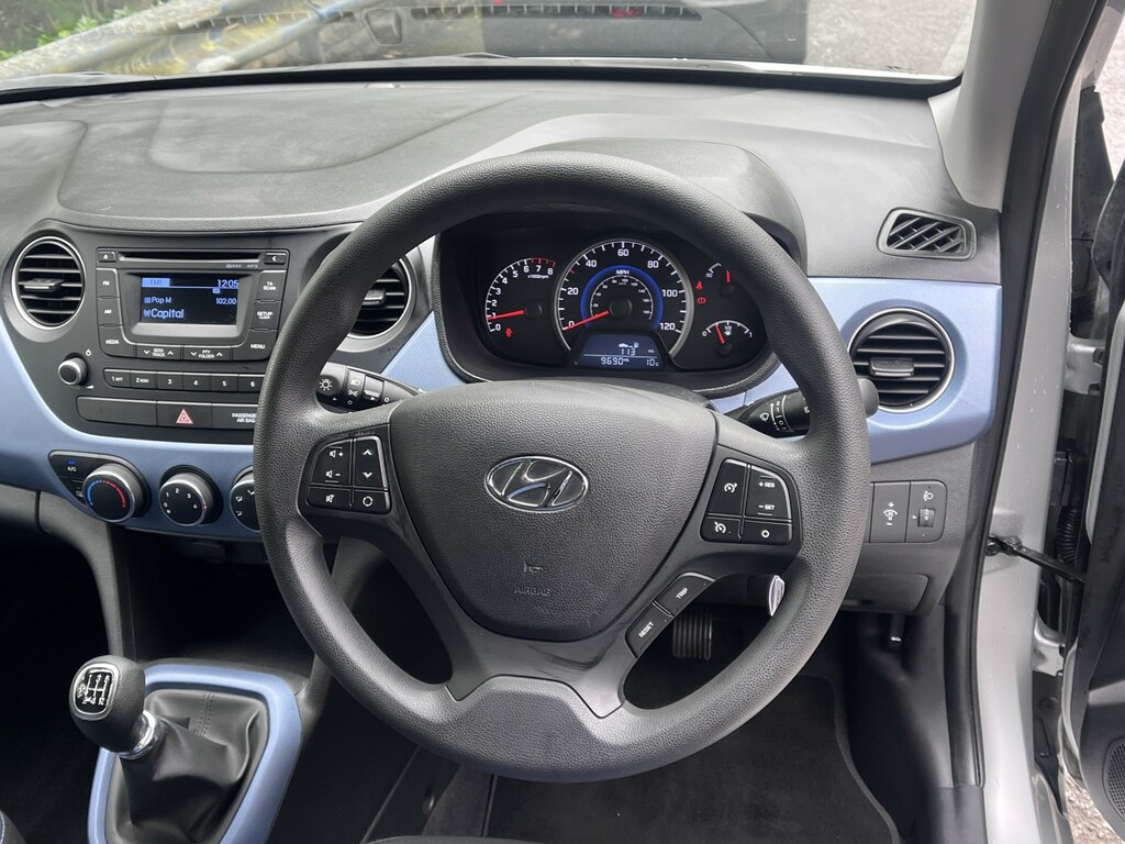 Hyundai I10 Hatchback White #8