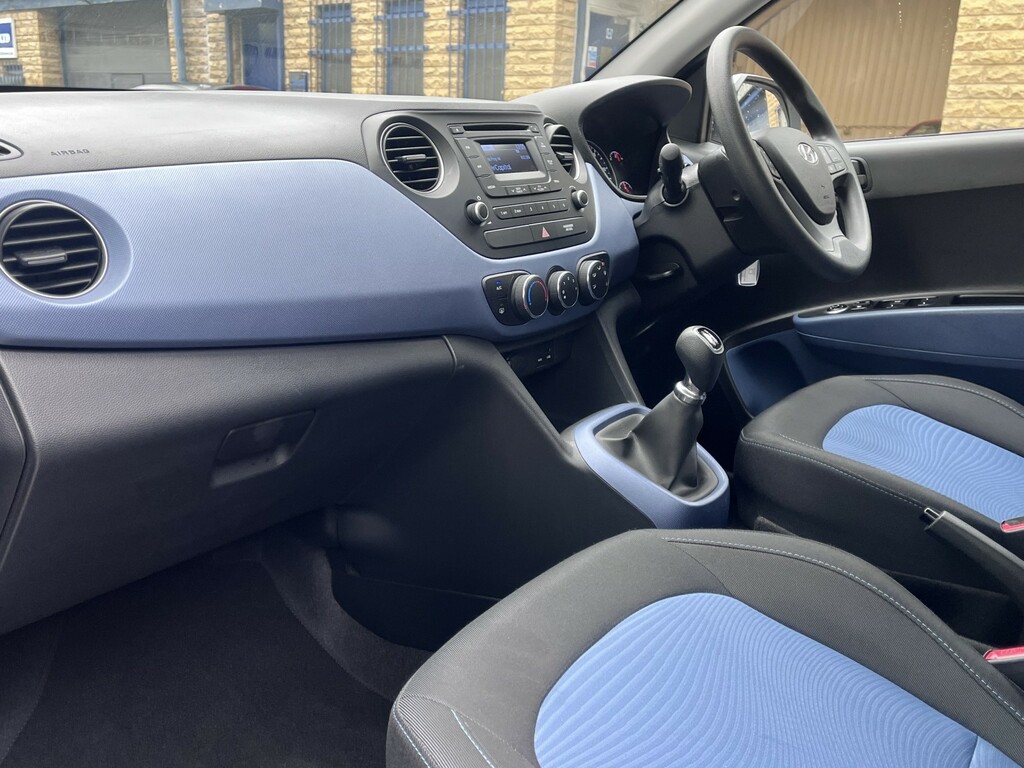 Hyundai I10 Hatchback White #13
