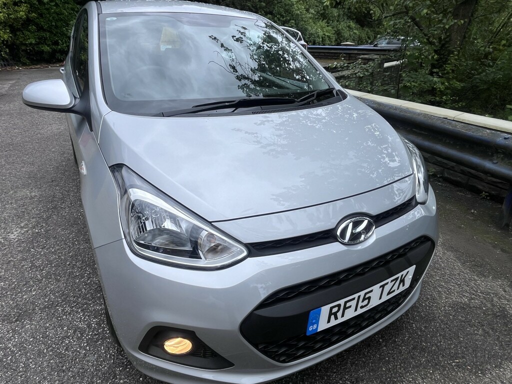 Hyundai I10 Hatchback White #17