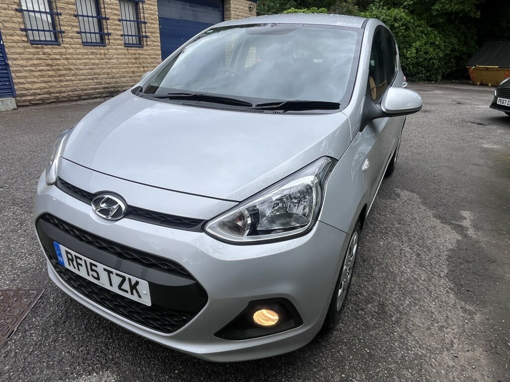 Hyundai I10 Hatchback White #18