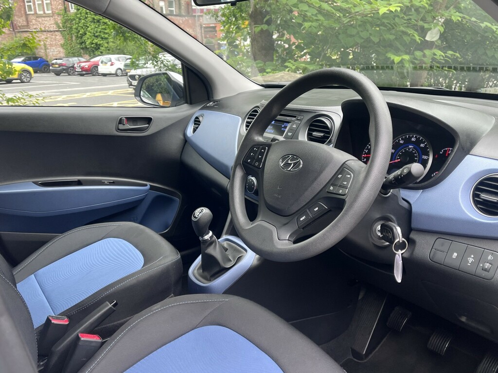 Hyundai I10 Hatchback White #7