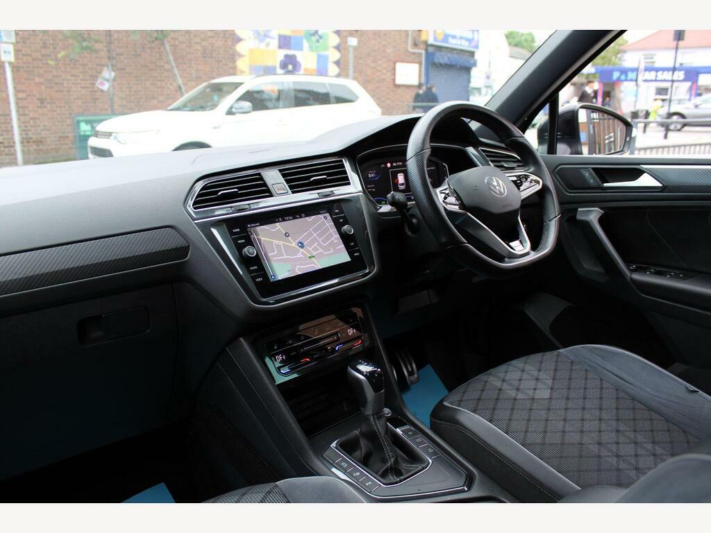 Volkswagen Tiguan 1.5 Tsi R-line Dsg Euro 6 S S  Black #4