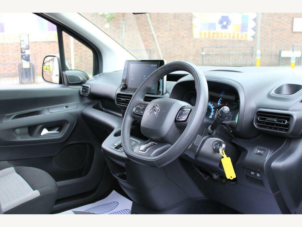 Citroen e-Berlingo 50Kwh Feel XL Black #4