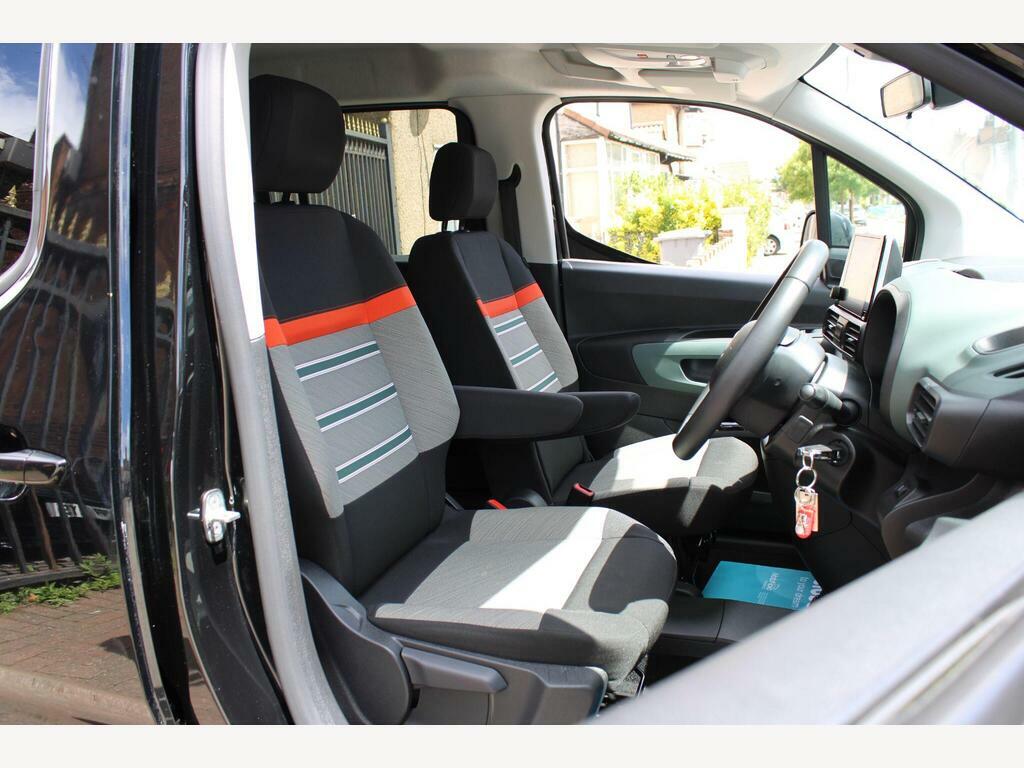 Citroen e-Berlingo 50Kwh Flair Xtr XL Black #6