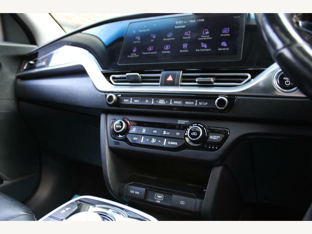 Kia e-Niro 64Kwh 2 Suv 201 Bhp Red #39