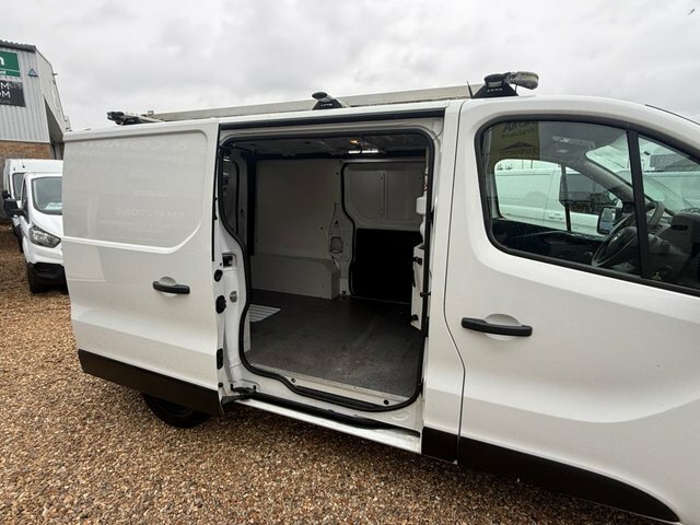Vauxhall Vivaro Cdti 2900 Panel Van White #5