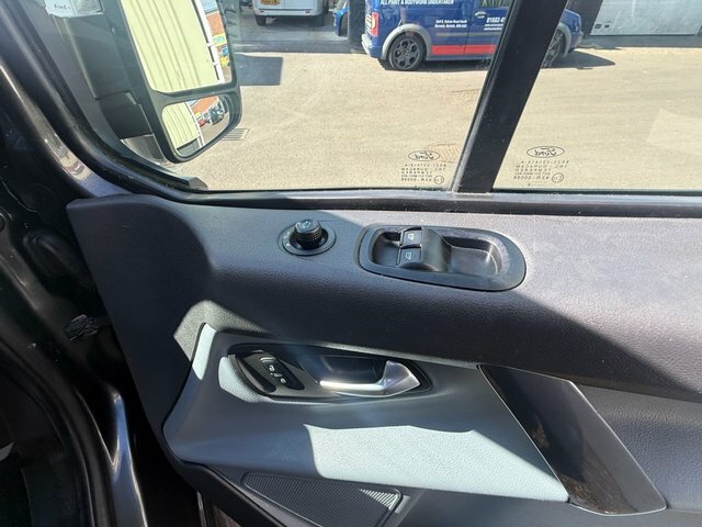 Ford Transit Custom 2.2 Tdci 125Ps Low Roof Limited Van Grey #31