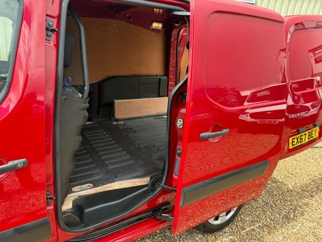 Peugeot Partner Bluehdi 854 Professional Panel Red #6