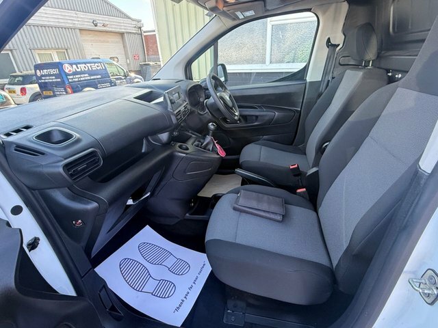 Vauxhall Combo Turbo D 2300 Edition U1152 Ulez White #18