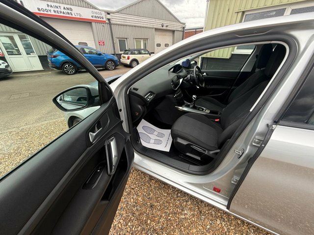 Peugeot 308 SW Puretech Active Estate Silver #6