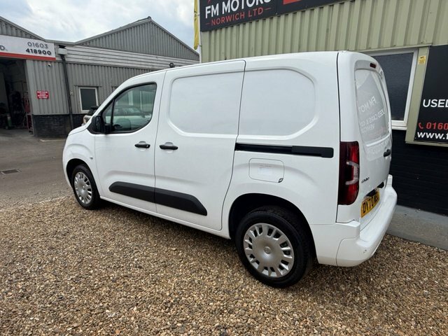 Vauxhall Combo Turbo D 2300 Sportive White #3