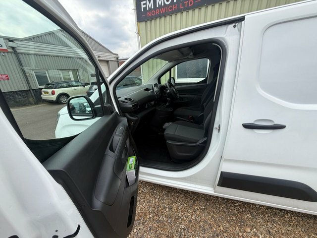 Vauxhall Combo Combo Cargo L2 H1 2300 1.6 Turbo D 100Ps Sportiv Grey #7