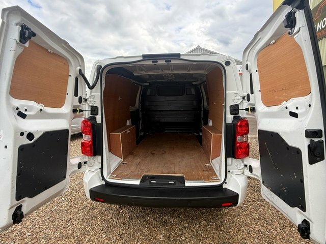 Vauxhall Vivaro Turbo D 3100 Sportive White #6