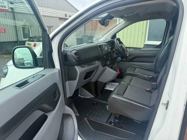 Vauxhall Vivaro Turbo D 2900 Sportive White #6