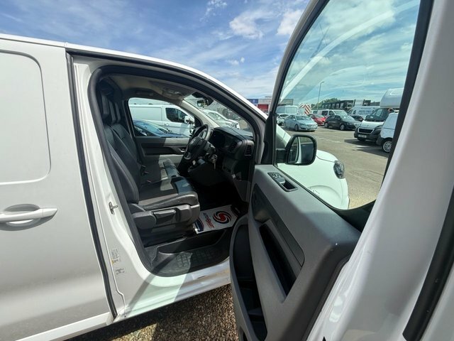 Vauxhall Vivaro Turbo D 2900 Sportive DV20NLP White #2