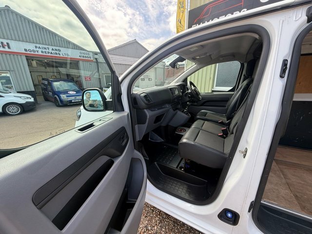 Vauxhall Vivaro Turbo D 2900 Sportive DV20NLP White #6