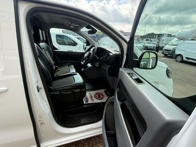 Vauxhall Vivaro Turbo D 2900 Sportive White #3