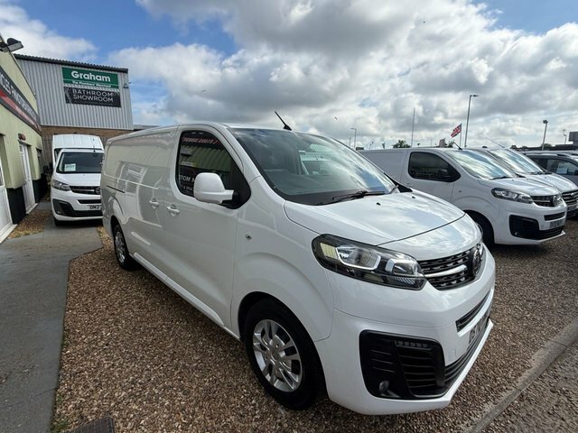 Vauxhall Vivaro Turbo D 2900 Sportive White