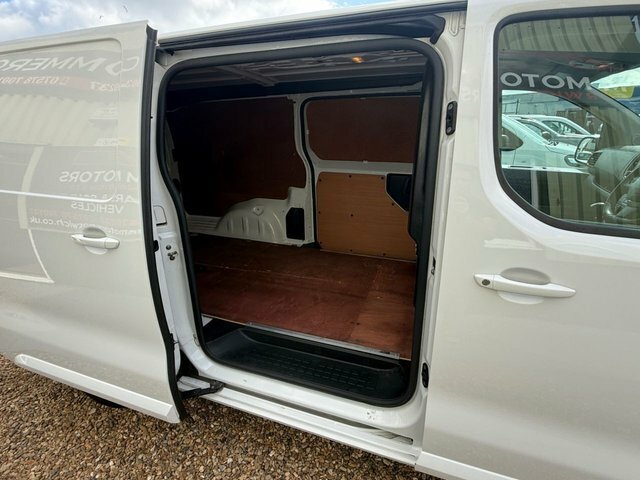 Vauxhall Vivaro Turbo D 2900 Sportive White #4