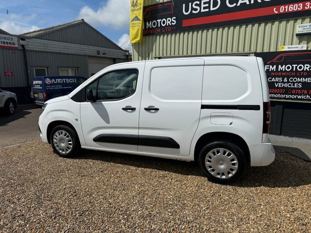 Vauxhall Combo Turbo D 2300 Sportive White #2