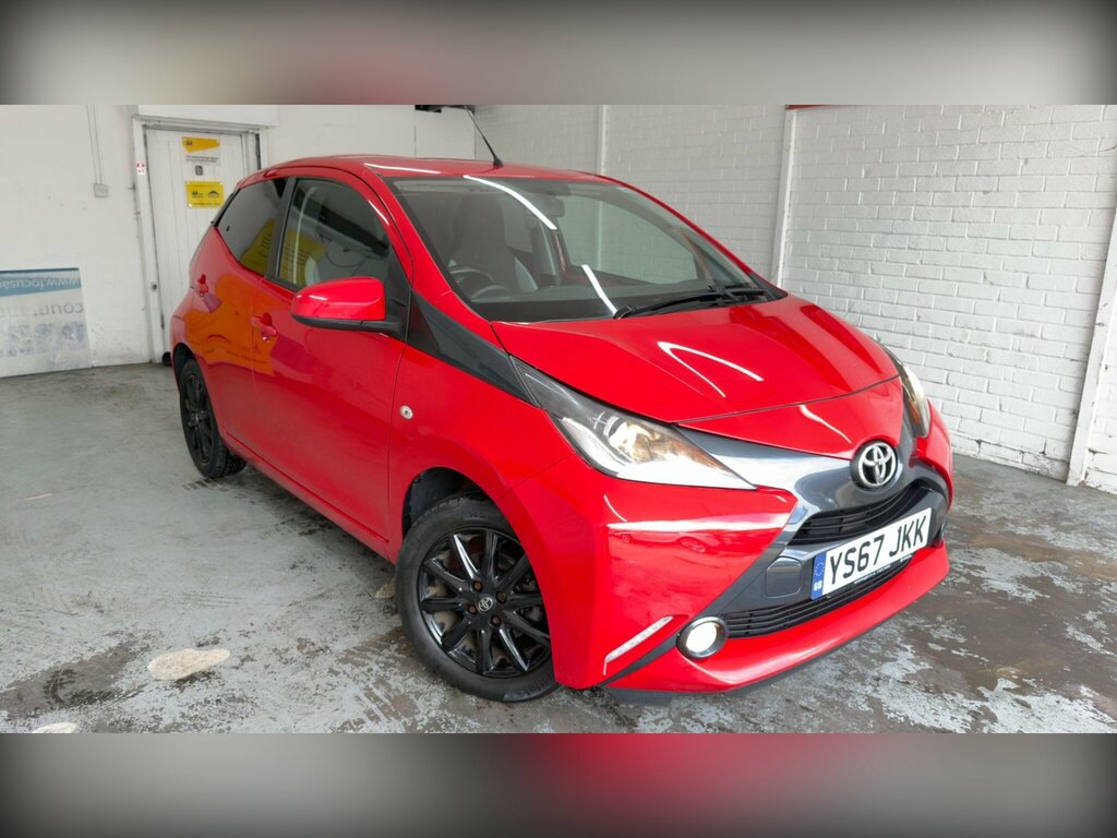 Toyota Aygo 1.0 Vvt-i X-style Hatchback X-shift Eur Red