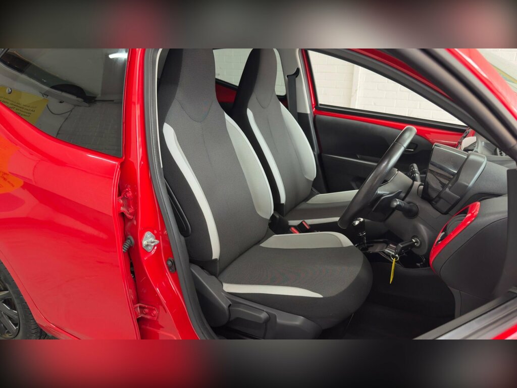 Toyota Aygo 1.0 Vvt-i X-style Hatchback X-shift Eur YS67JKK Red #4