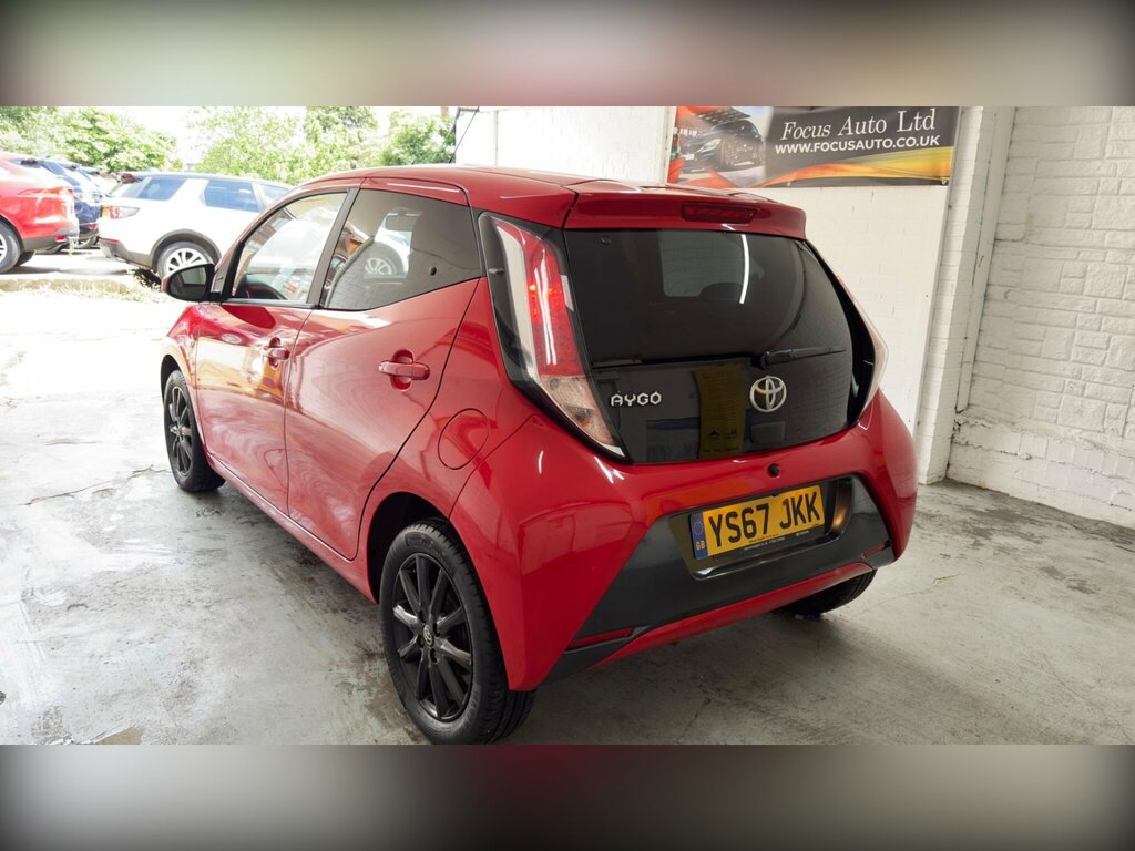 Toyota Aygo 1.0 Vvt-i X-style Hatchback X-shift Eur YS67JKK Red #2