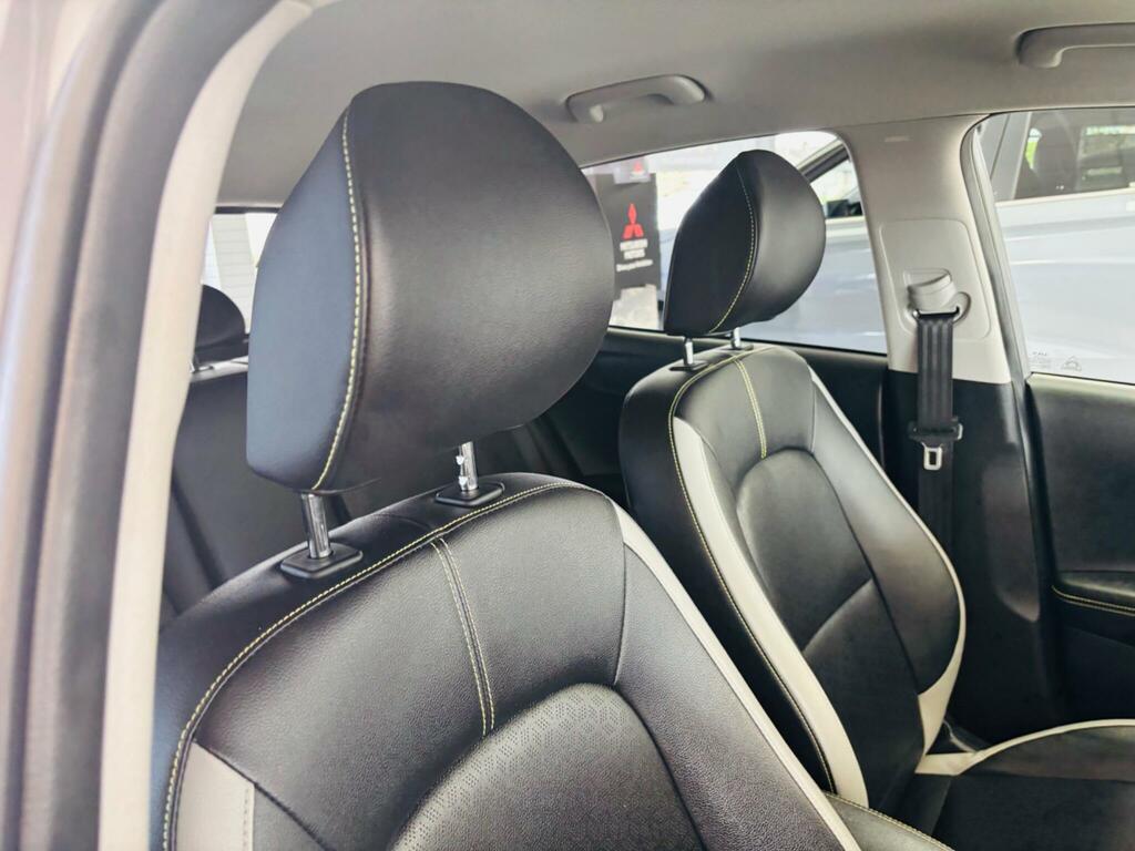 Kia Picanto 1.0 2 White #30