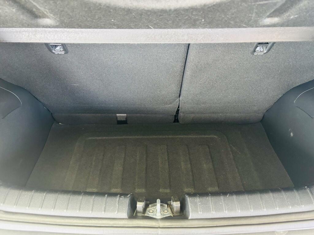 Kia Picanto 1.0 2 White #24