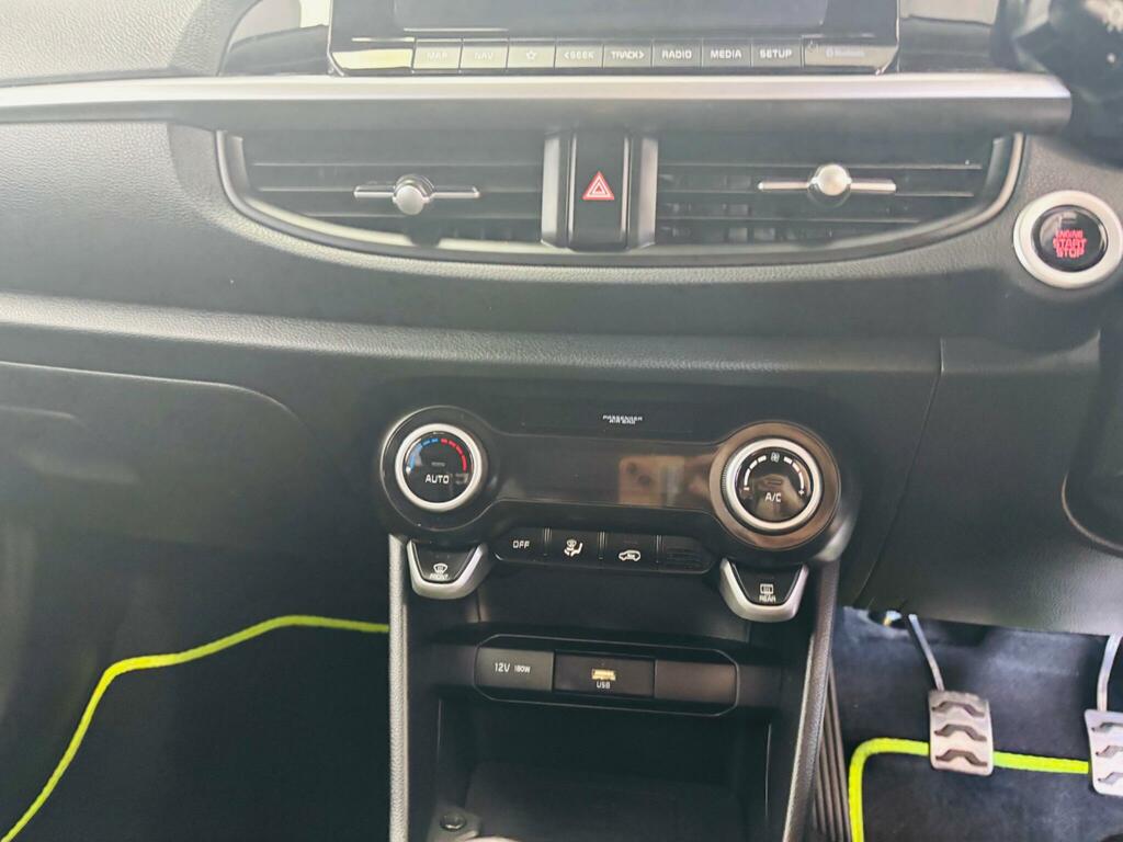 Kia Picanto 1.0 2 White #39