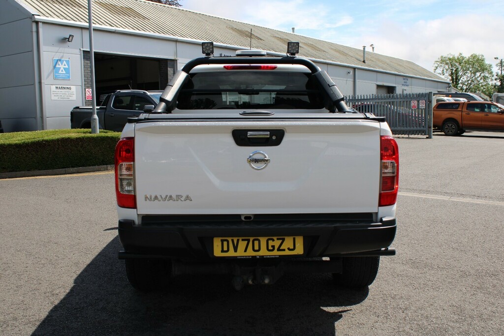 Nissan Navara Double Cab Pick Up Tekna 2.3Dci 190 Tt 4Wd White #5
