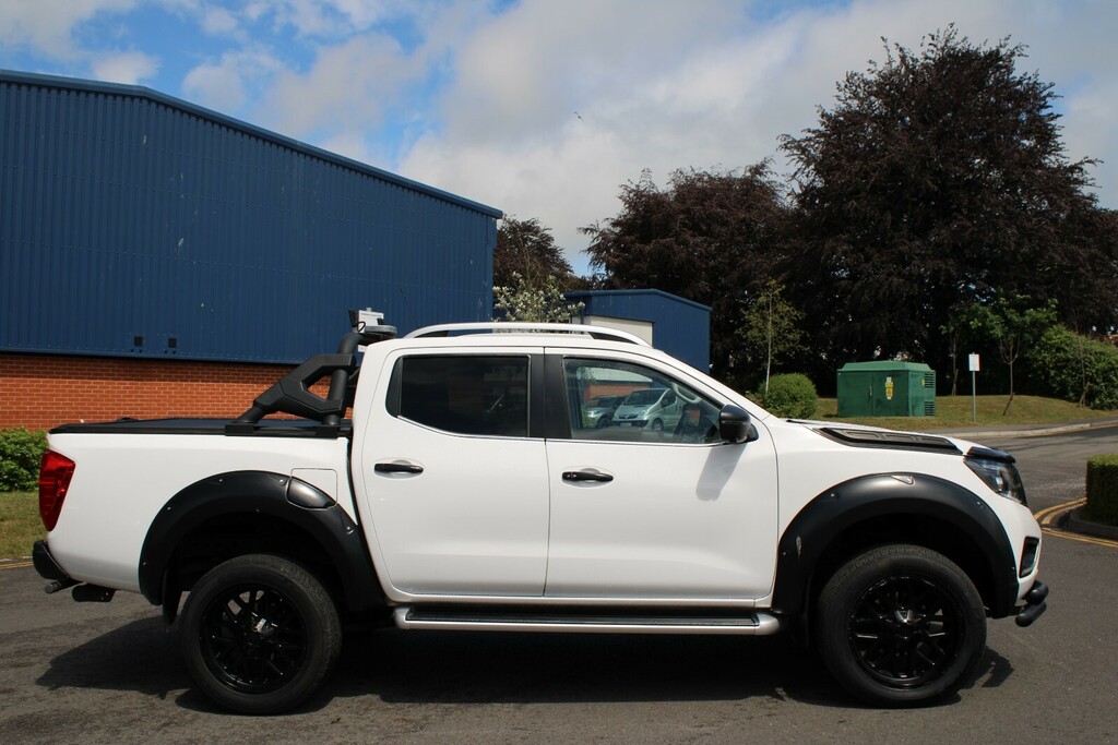 Nissan Navara Double Cab Pick Up Tekna 2.3Dci 190 Tt 4Wd White #2
