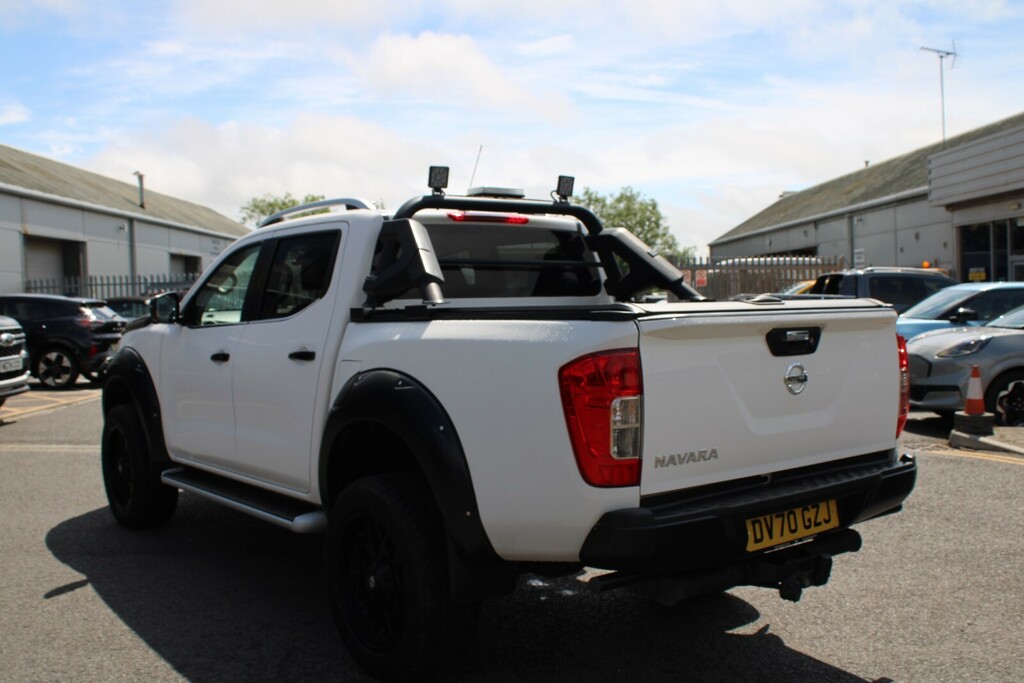 Nissan Navara Double Cab Pick Up Tekna 2.3Dci 190 Tt 4Wd White #6