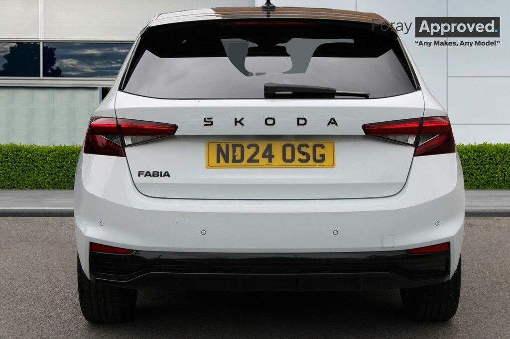 Skoda Fabia 1.0 Tsi 116 Monte Carlo ND24OSG White #4