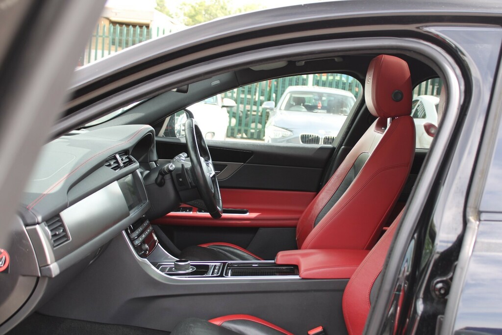 Jaguar XF 3.0D V6 S Black #15