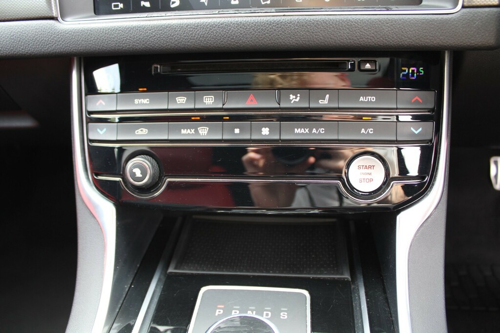 Jaguar XF 3.0D V6 S Black #39