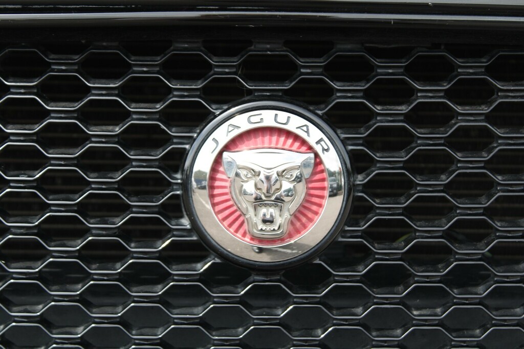 Jaguar XF 3.0D V6 S Black #10