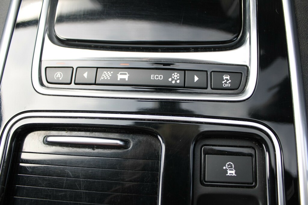 Jaguar XF 3.0D V6 S Black #35