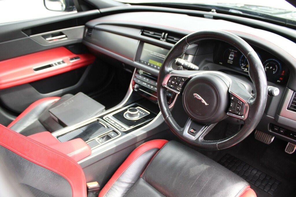 Jaguar XF 3.0D V6 S Black #13