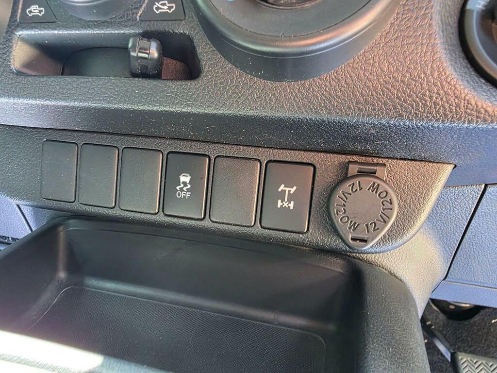 Toyota HILUX Active 4Wd D-4d Sc White #31