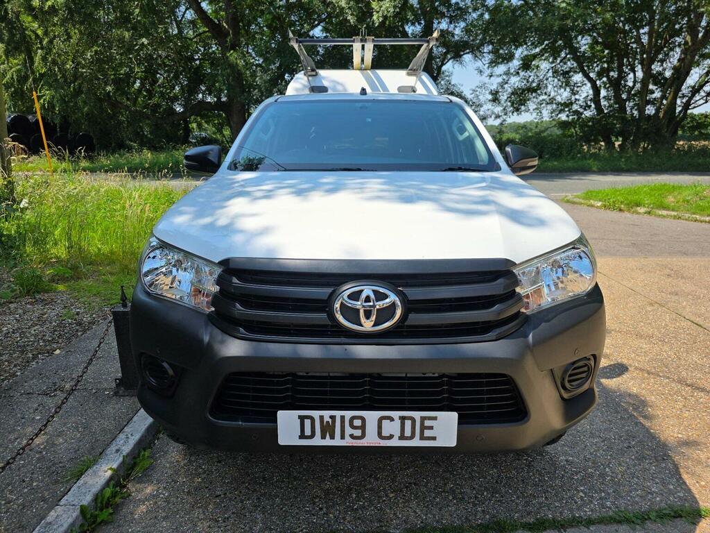 Toyota HILUX Active 4Wd D-4d Sc White #11
