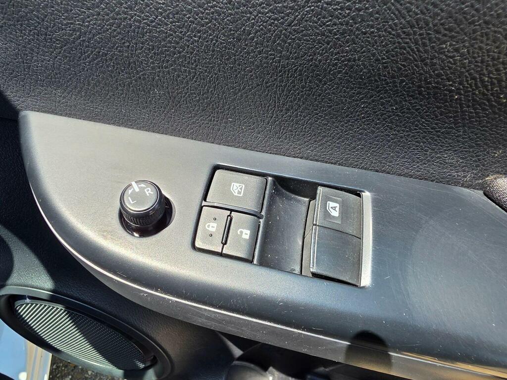 Toyota HILUX Active 4Wd D-4d Sc White #29