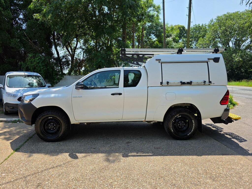 Toyota HILUX Active 4Wd D-4d Sc White #12