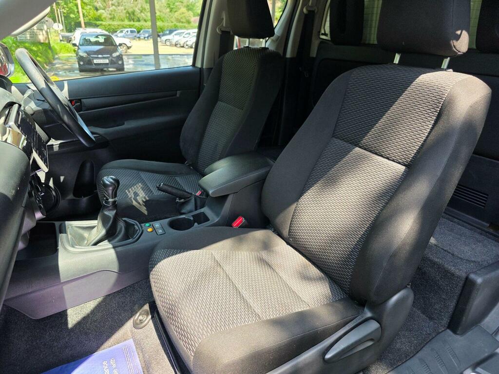 Toyota HILUX Active 4Wd D-4d Sc White #20