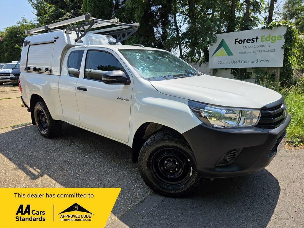 Toyota HILUX Pickup 2.4 D-4d Active 4Wd Euro 6 3.5T 2019 White