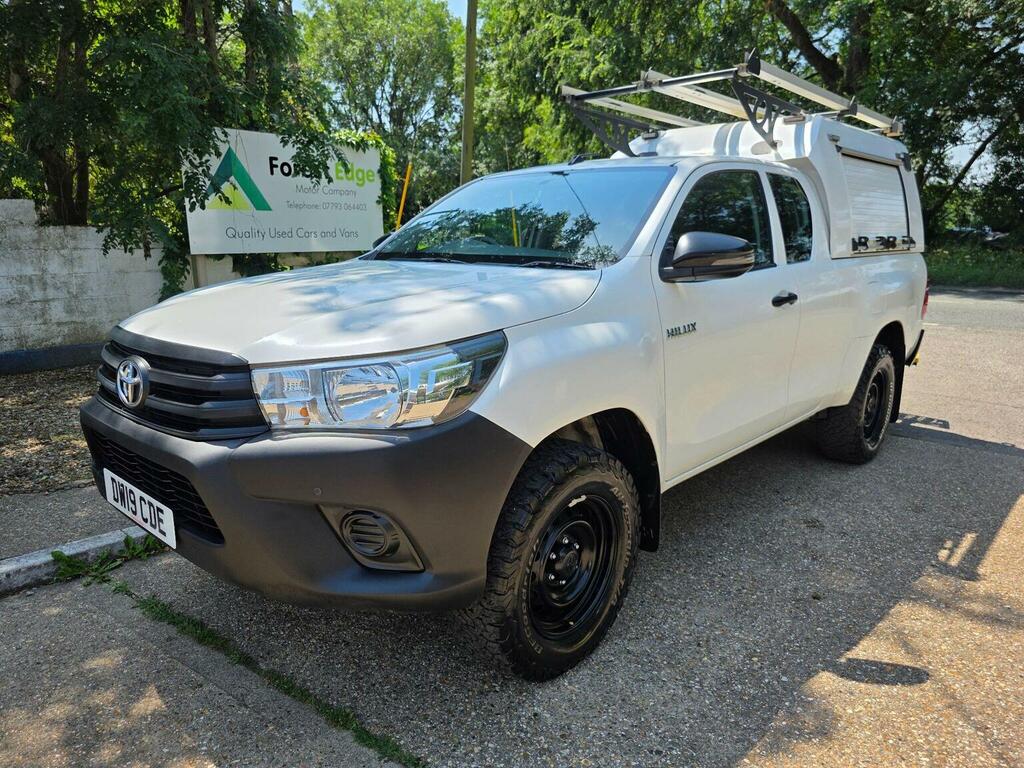 Toyota HILUX Active 4Wd D-4d Sc White #10